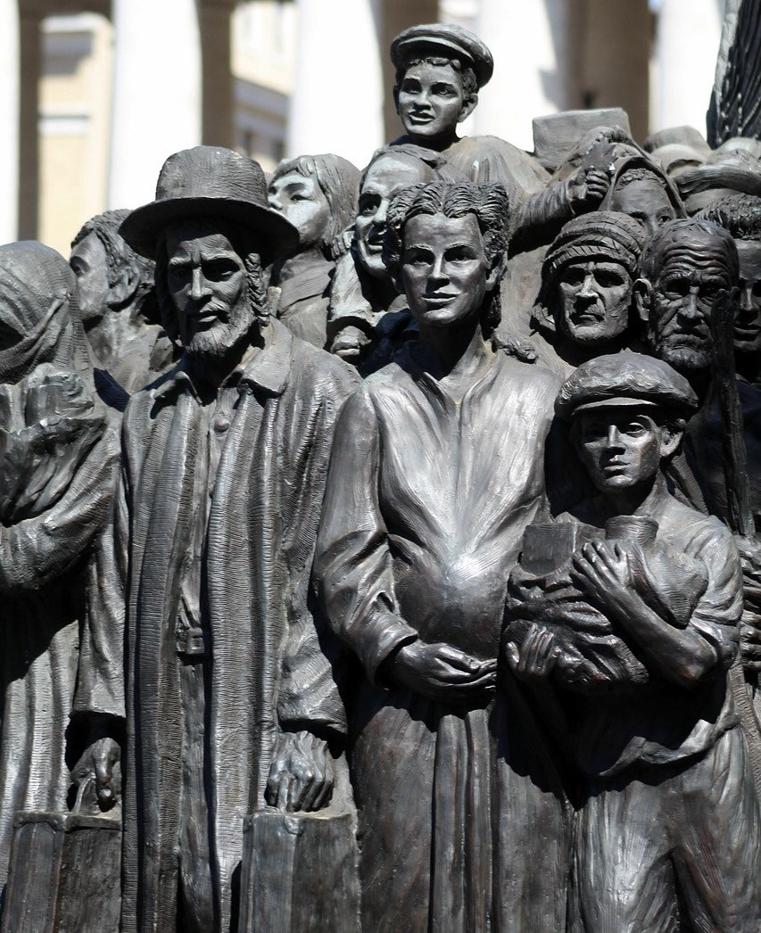 We invite our #bronx adults to test their knowledge at our #triviachallenge:
#immigrationheritagemonth program this coming Friday Jun 6 from 1-2pm