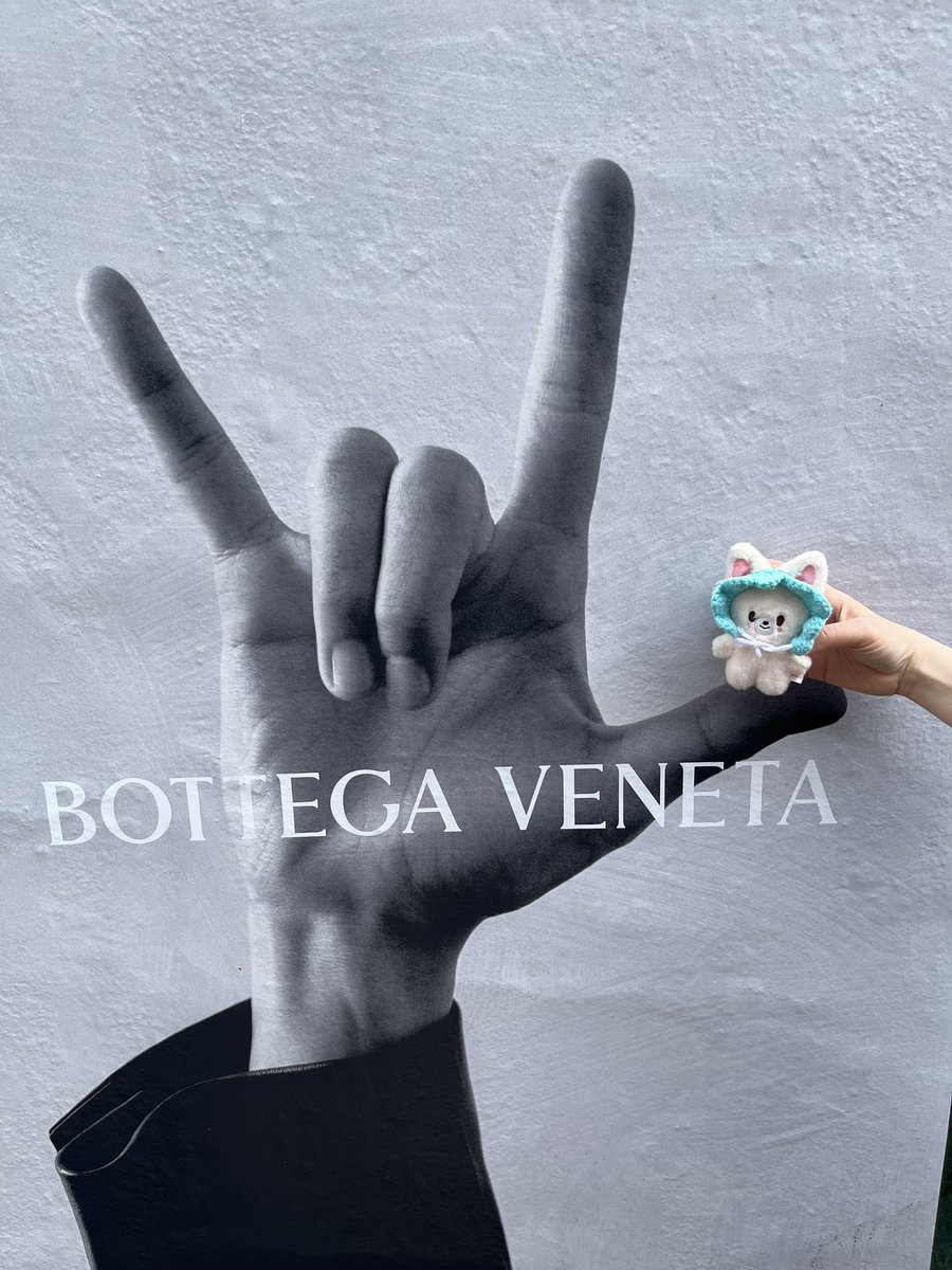 mixwinchester's tweet photo. So beyond proud of my man ♡
Can’t believe I am this lucky to see his face on such a special campaign and can’t believe this is actually advertised in my City! 
Jeongin, you are such a superstar ♡♡
I.N TRENDSETTER • BOTTEGA VENETA AMBASSADOR 🩵
#I_NxBOTTEGAVENETA #I_N #아이엔 https://t.co/2sx5jhVLsk
