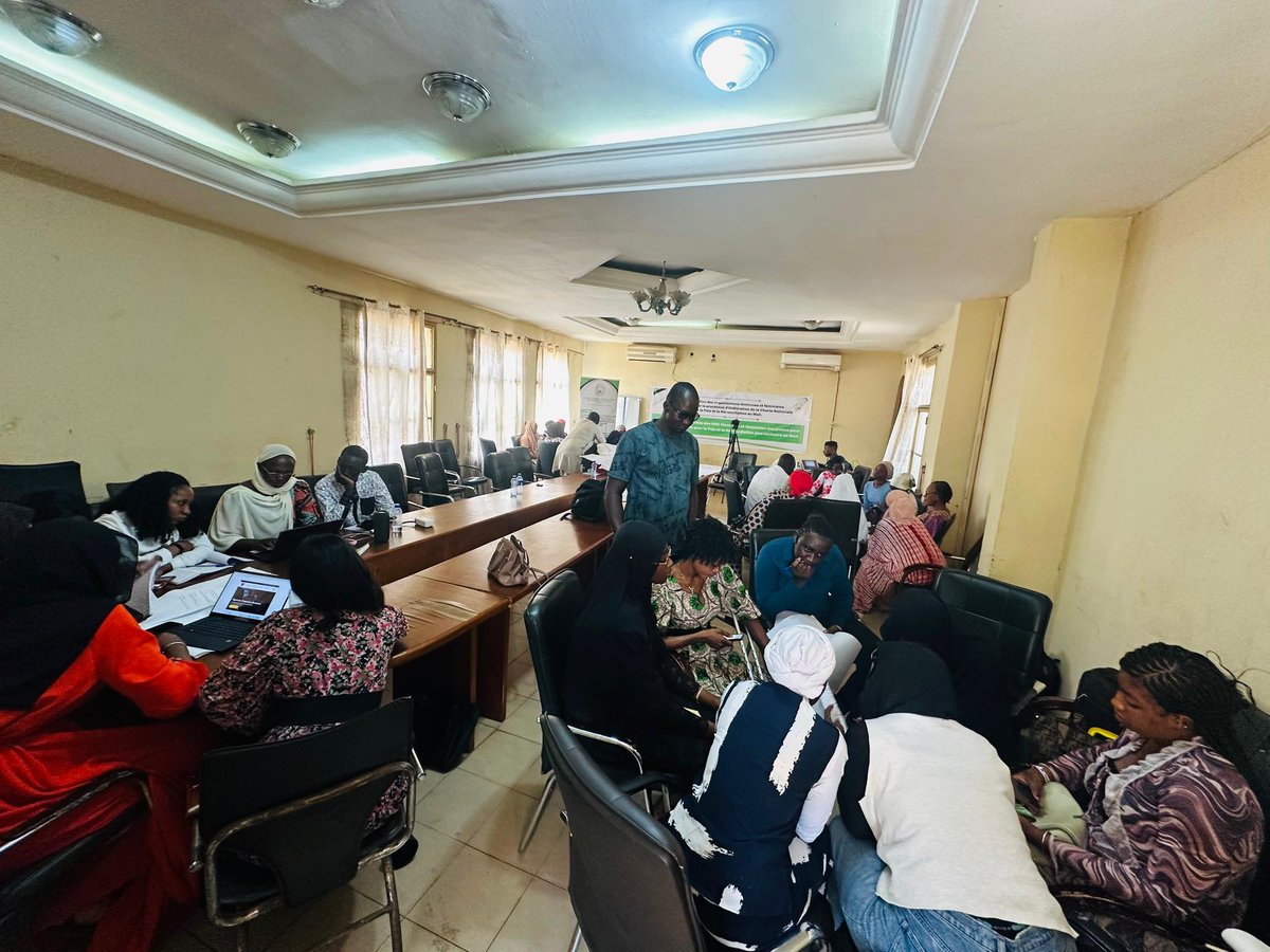 AAFEDEM1's tweet photo. Placé sous le thème < mobilisation des organisations féminines et féministes des jeunes autour de l’élaboration de la charte nationale de la paix et de la réconciliation > organisée par @AjfddMali que nous avons répondu présent du 29 et 30 Mai à la maison de la femme et l’enfant https://t.co/AdwbD4JLwN
