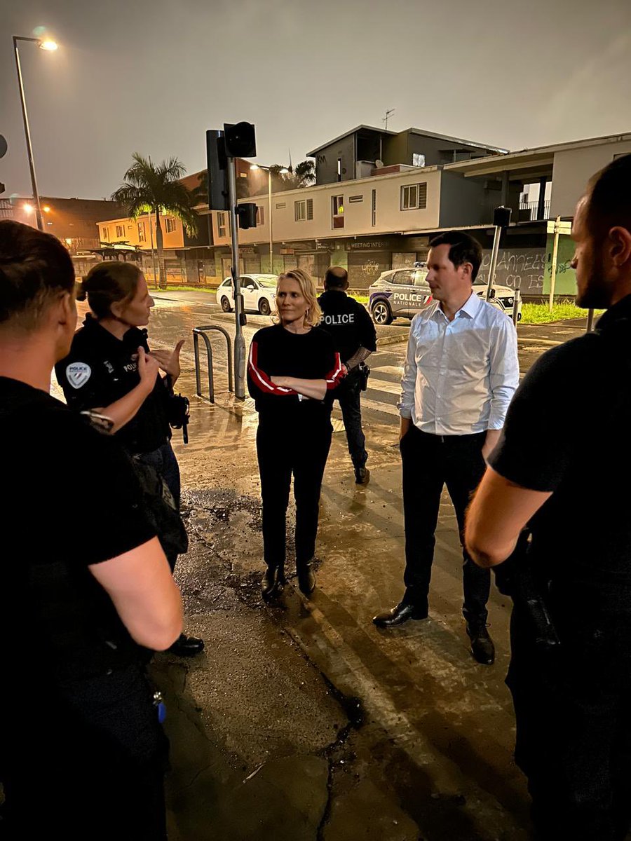 Avec son immense regard turquoise ouvert sur le monde, <a href="/fxbellamy/">Fx Bellamy</a> est venu en #NouvelleCalédonie rappeler l’essentiel : respect de la démocratie et des 3 NON à l’indépendance, refus de la violence, État de droit pour tous, soutien et hommage à nos courageux forces de l’ordre. Que