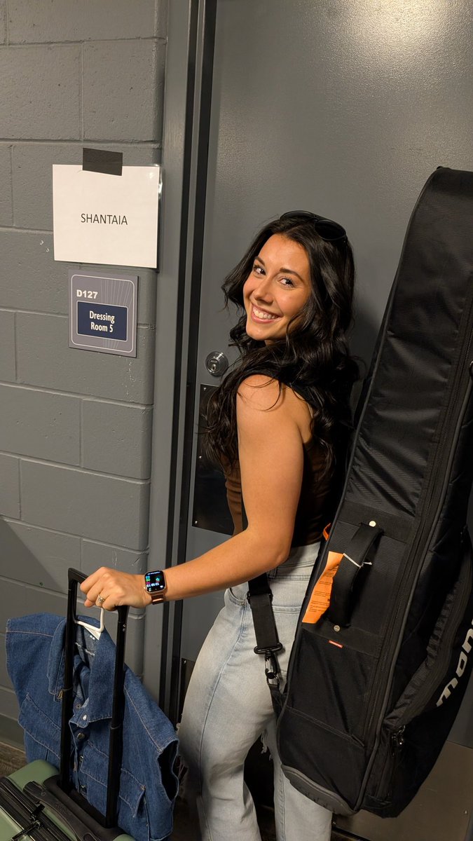 Adding tour manager to my resumé for the next little while, working with the talented <a href="/shantaiamusic/">Shantaia</a> who is opening for the <a href="/HunterBros/">Hunter Brothers</a> on tour—which kicks off TONIGHT in Medicine Hat! ♥️✨🎶

Been watching this star rise since 2019. She's really something, pals!

#countrymusic