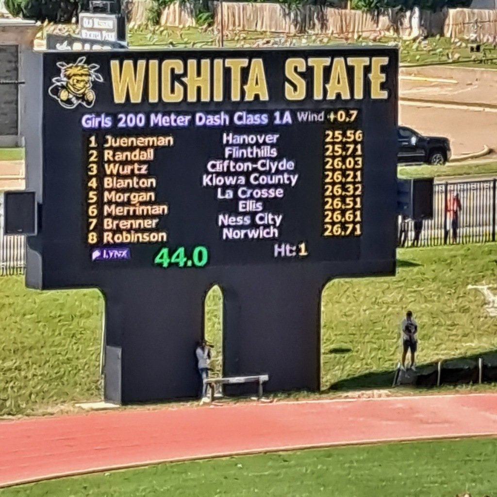 More hardwear for Harlee Randall! 2nd place in the 200 m! What a fantastic track career for this speedy Senior! 🎉❤️🥈