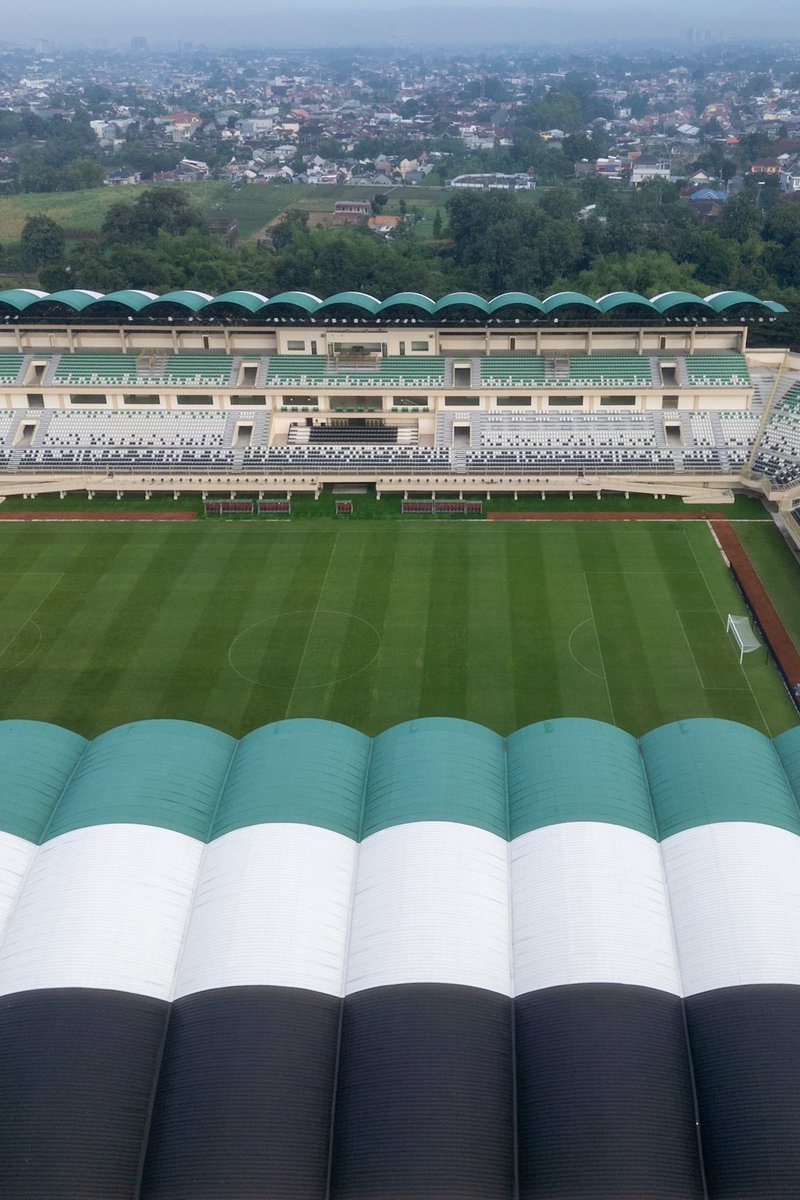 Memulai Minggu pagi dgn mengintip isinya

📍Stadion Maguwoharjo

#dronephotography 
#aerialphoto 
#SundayMorning 
#documentaryphotography