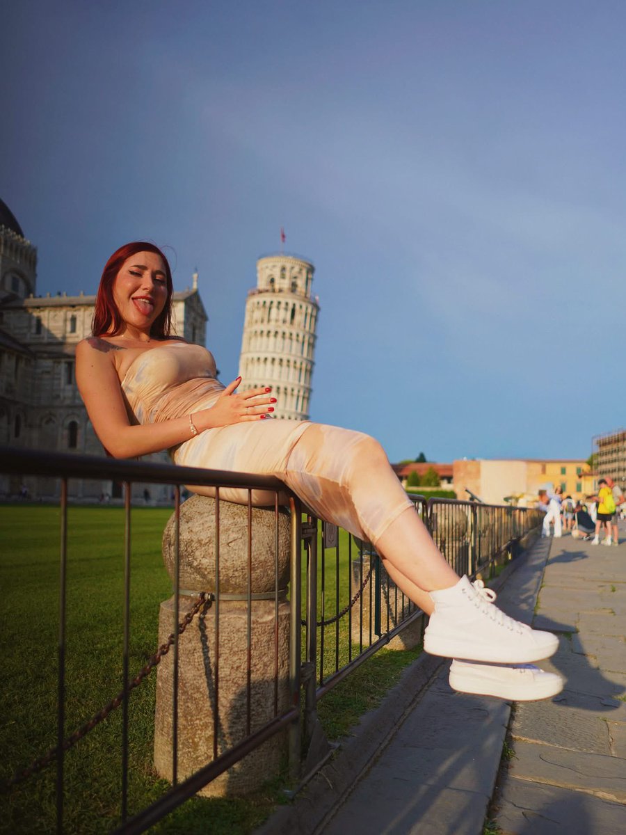 Torre de pisa 🙅‍♀️🤚 Torre de pica  👍

Só pode escolher uma 👀