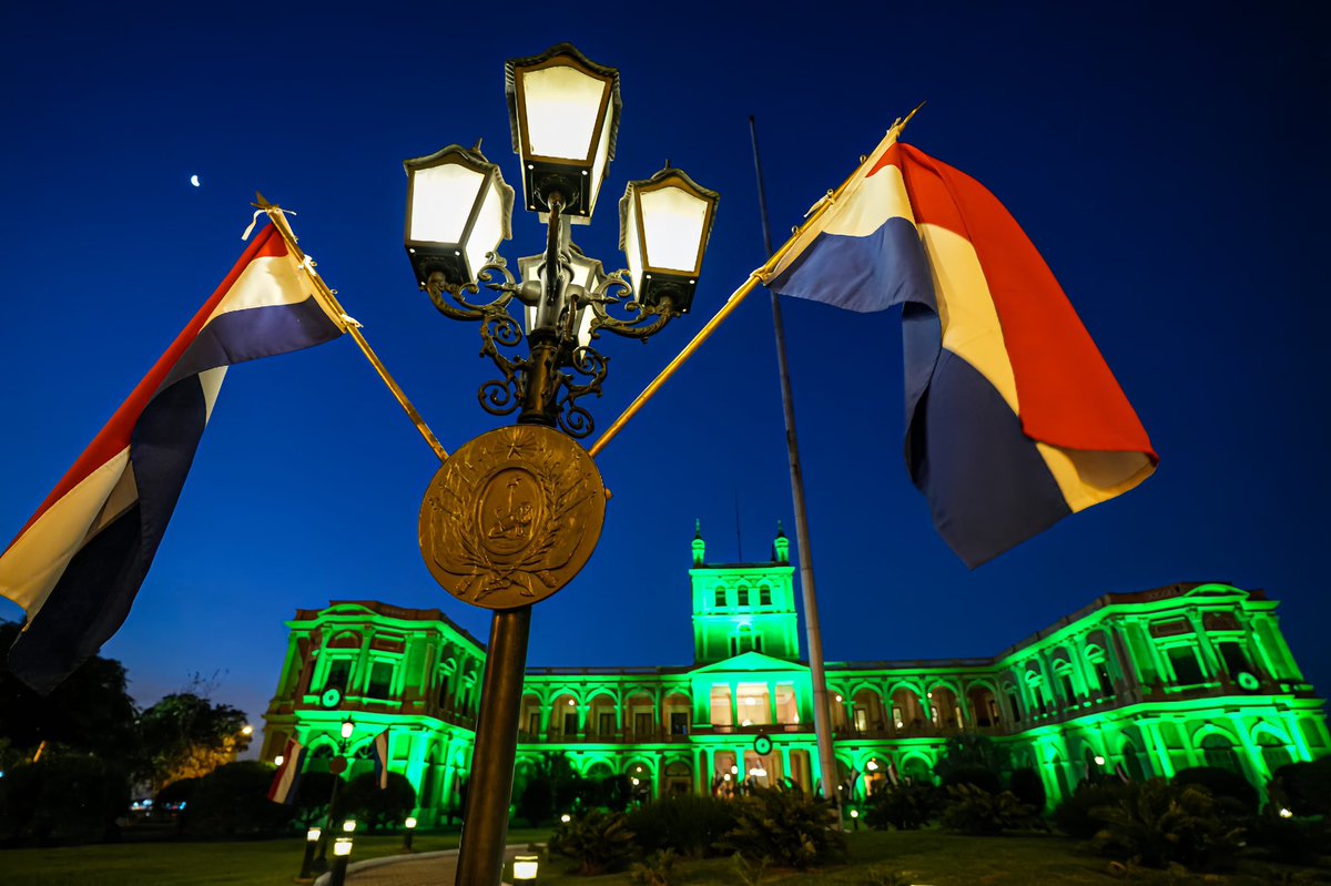 El Palacio de López iluminado en conmemoración al Día Nacional contra el Abuso y la Explotación Sexual de Niños y Adolescentes del Paraguay. Una fecha que nos interpela y nos compromete. A través de la campaña #TodosSomosResponsables2025