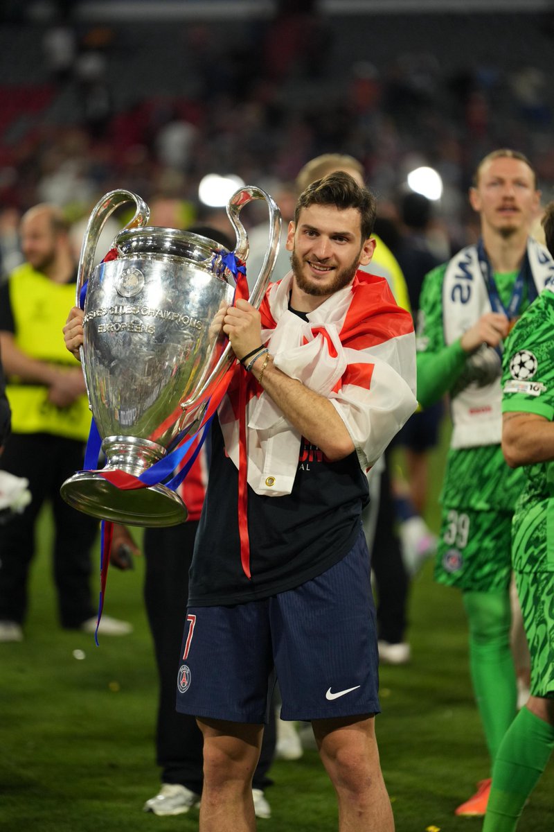 PSG_espanol's tweet image. 𝐊𝐕𝐀𝐑𝐀 7⃣🇬🇪