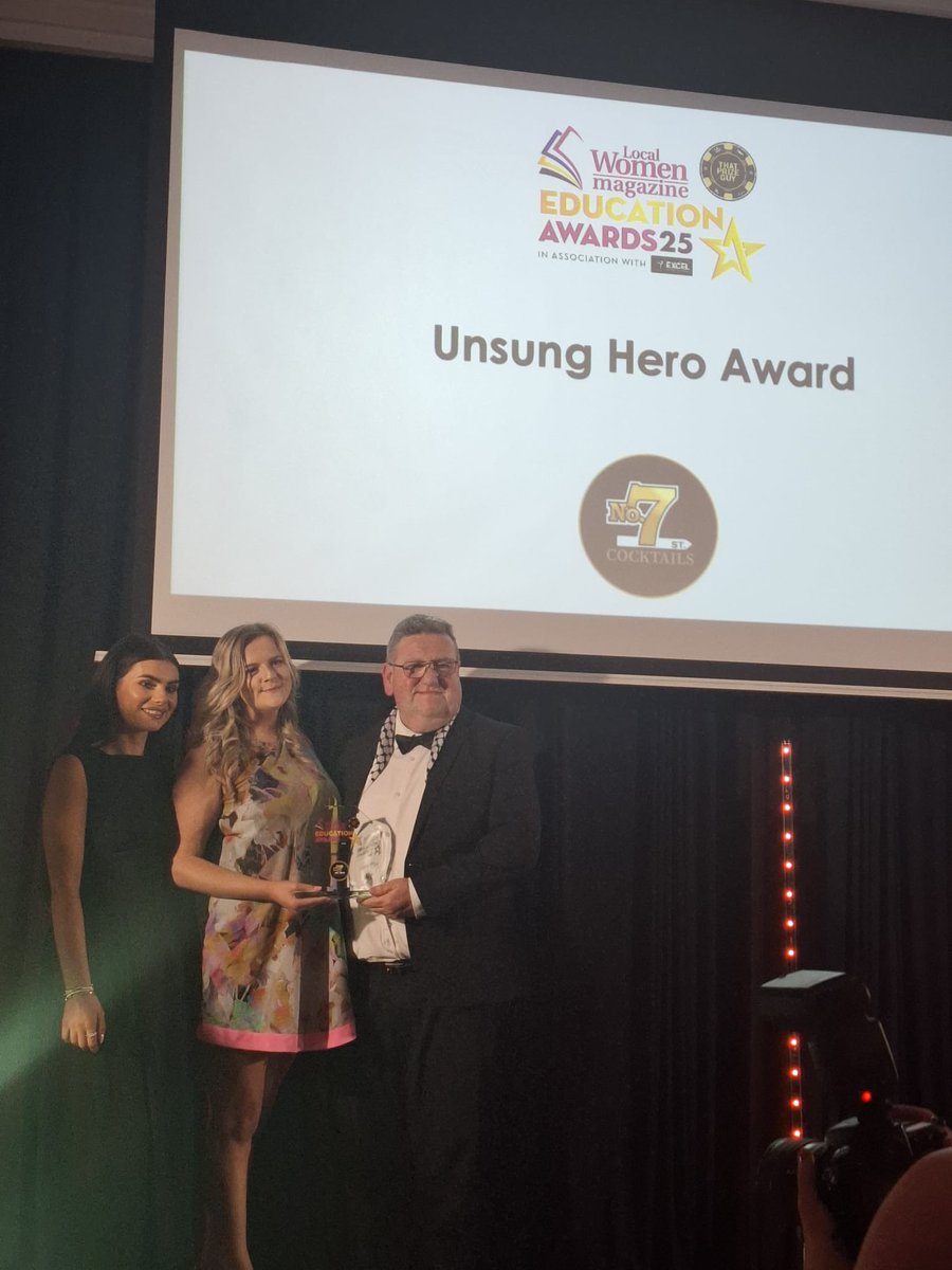 The club wish to congratulate David Flood for his Local Women Magazine 'Unsung Hero' Educational Awards.
Comhghairdeas leis 💚🖤