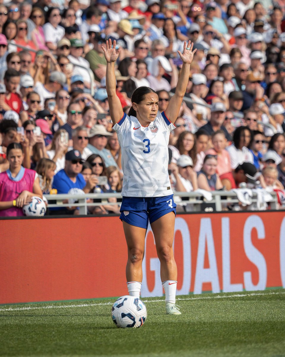 raise your hand if you’re losing your mind rn
