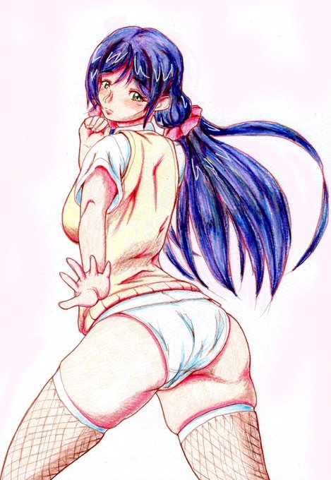 #後ろ姿からしか得られない栄養があるので見た人も貼る 
#過去絵 
日曜日ですお休みやったー 