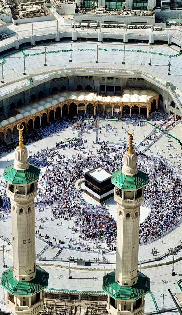 ﷽💚
السَّلامُ عَلَيْكُم وَرَحْمَةُ اللّٰہ وَبَرَكاتُهُ💚
شیطان سے پناہ کی دعا💚
أَعُوْذُ بِا للّٰہِ مِنَ الشَّیْطٰنِ الرَّجِیْمِ مِنْ هَمْزِهِ وَنَفْخِهِ وَنَفْثِهِ💚
ترجمہ: میں اللّٰہ کی پناہ لیتا/لیتی ہوں شیطان مردود سے، اس کی اکساہٹ، اس کی پھونک اور اس کے وسوسے سے-💚 (مسند