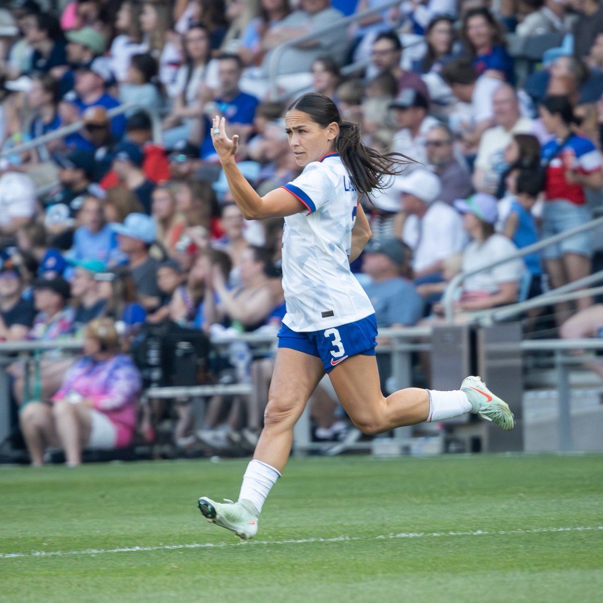 The Women's Game (@womensgamemib) on Twitter photo USA WINS WITH 3 BIG GOALS FROM MACARIO, COFFEY, AND A HEADER FROM HEAPS. A perfect game full of special moments from vets and fresh faces- Naomi Girma back in action, Michelle Cooper with a big assist, and Lo'eau LoBonta making her USWNT debut 🇺🇸🥲
📸 <a href="/NWSL/">National Women’s Soccer League</a> USA WINS WITH 3 BIG GOALS FROM MACARIO, COFFEY, AND A HEADER FROM HEAPS. A perfect game full of special moments from vets and fresh faces- Naomi Girma back in action, Michelle Cooper with a big assist, and Lo'eau LoBonta making her USWNT debut 🇺🇸🥲
📸 <a href="/NWSL/">National Women’s Soccer League</a>