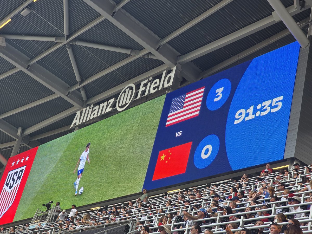 thespicygnome's tweet photo. A great day for a match!! @USWNT so awesome to watch this very talented team play today!! #USPride https://t.co/DYj2WD4Byg