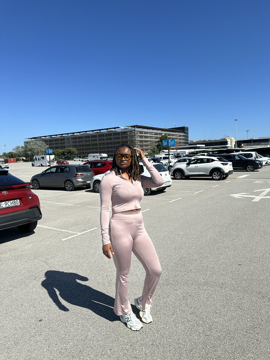 Biggest Vawulencia tweet media