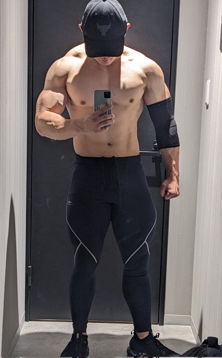 おはようございます☀
スパッツがパッツパツ💪