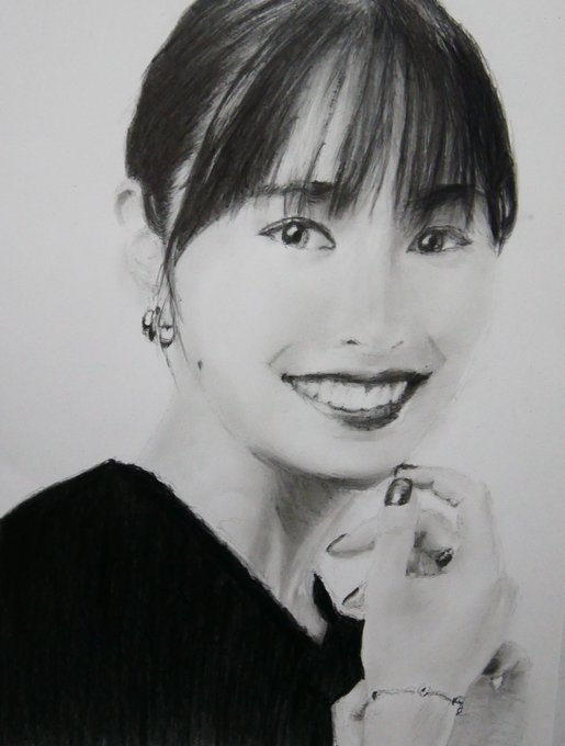 maruchikomyu's tweet image. 25.6.1.
去年6月にupした鉛筆画を貼ってみました
画像をポチッとして見てね
#人物描 過去絵 #鉛筆画 #人物画 #広瀬アリス
.