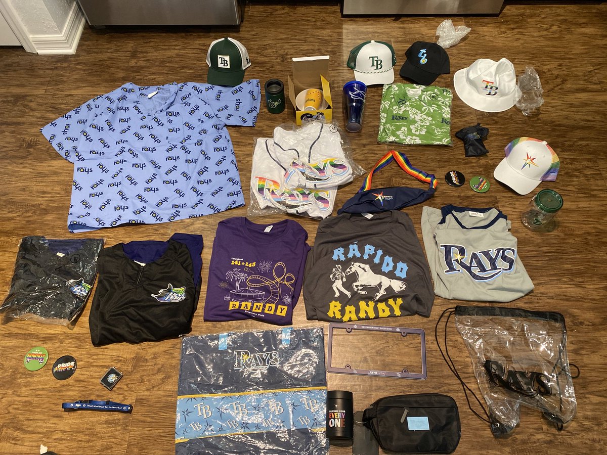 Haul from the rays yard sale. Lucky to have gotten there at 10:30.