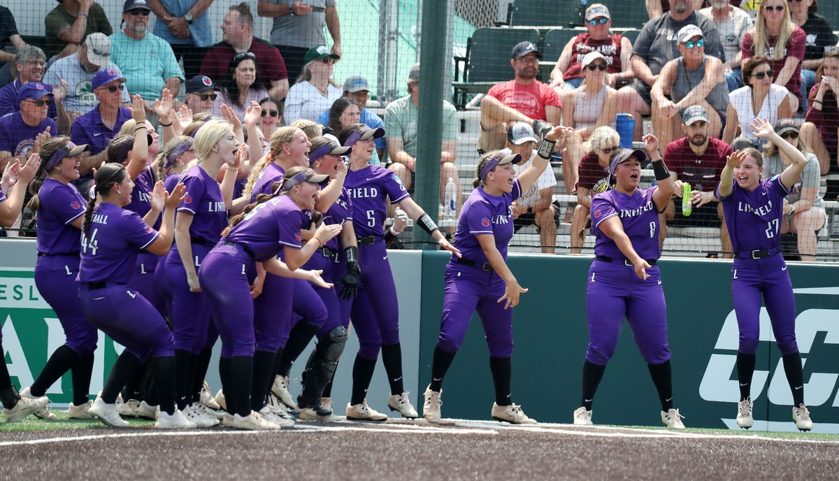 Linfield University (@linfielduniv) on Twitter photo Linfield wins BIG at the NCAA Finals and keeps the championship dream alive!
While most seniors walk the stage tomorrow, 9 Wildcats will be suiting up instead. ππ₯
Graduation can waitβthereβs work to do on the diamond.
πΈ <a href="/linfieldsports/">Linfield Athletics</a>
Full story: golinfieldwildcats.com/news/2025/5/31β¦ Linfield wins BIG at the NCAA Finals and keeps the championship dream alive!
While most seniors walk the stage tomorrow, 9 Wildcats will be suiting up instead. ππ₯
Graduation can waitβthereβs work to do on the diamond.
πΈ <a href="/linfieldsports/">Linfield Athletics</a>
Full story: golinfieldwildcats.com/news/2025/5/31β¦
