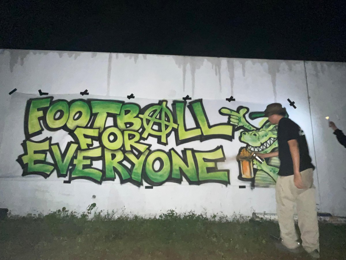 StonexBlood's tweet photo. Terimakasih telah mengembalikan Sepak bola kepada khittahnya. Menjadikan Sepak Bola yang lebih menyenangkan,tanpa takut tindakan represif,kekerasan dan kebebasan berekspresi menyampaikan gagasan dan keresahan. Tetap berjejaring . Sehat sehat semua yah ☮️🖤🕊️🕊️🕊️ https://t.co/kQHDKjy1YB