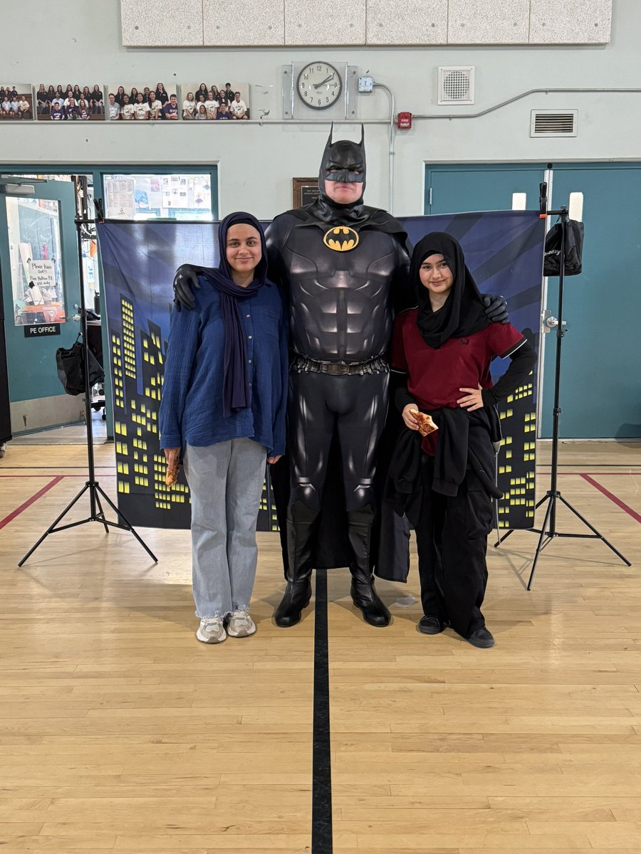 MustangsPHMS's tweet image. We had a great Field Day this week to celebrate our #PHMSMustangsPRIDE! 💚🐎 Grateful that @Batman was there to keep peace and order, and @KONAICE kept us cool in the heat! @MtDiabloUSD