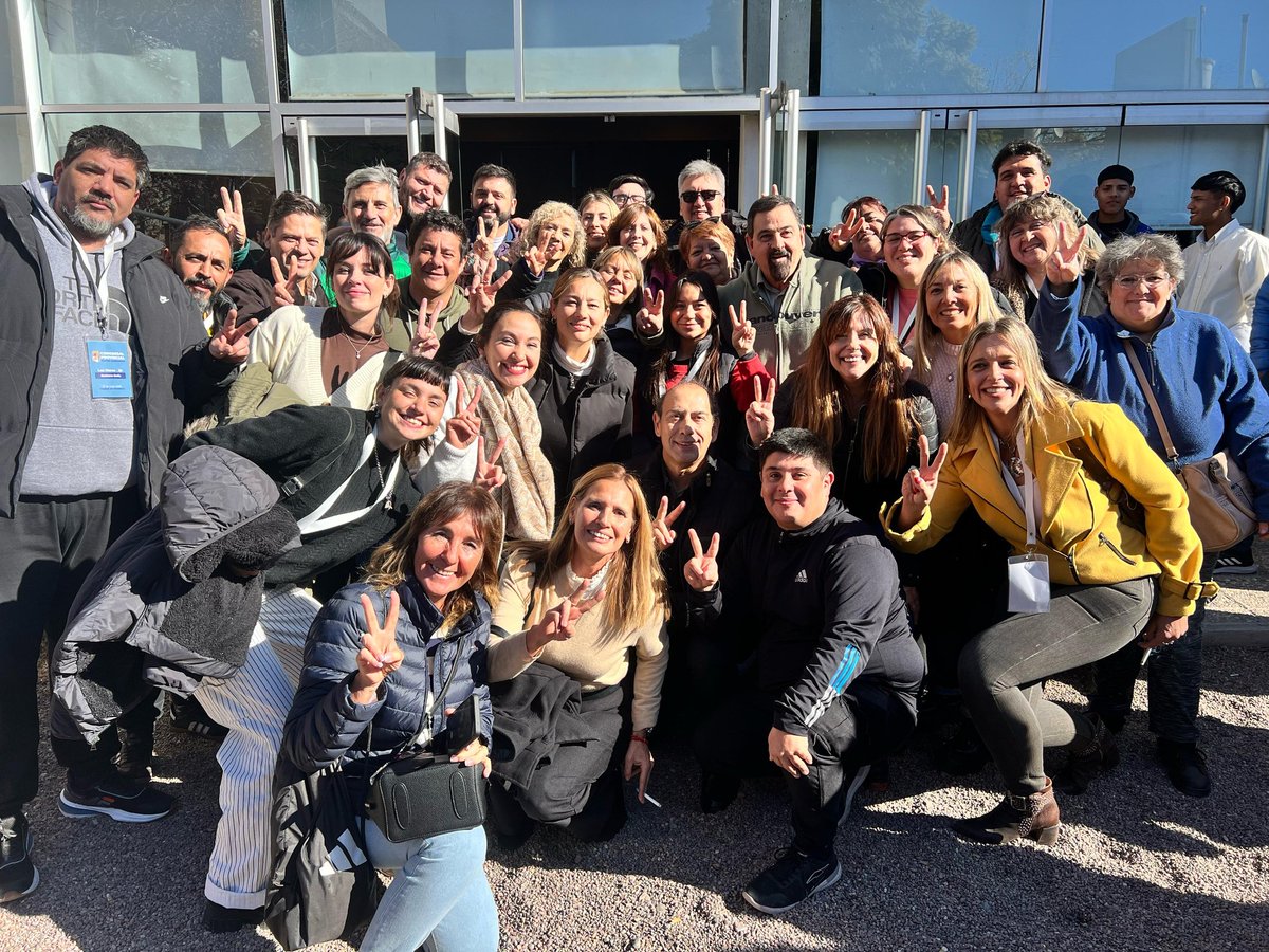 En medio del abandono y la tristeza, el peronismo vuelve a encender la esperanza.

Con orden, respeto y unidad, el Congreso del peronismo mendocino marca el camino de la reconstrucción, y junto a los congresales de Las Heras dijimos presente. 
✌️🇦🇷