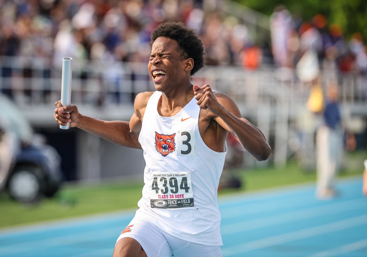 Evanston Township High School tweet media