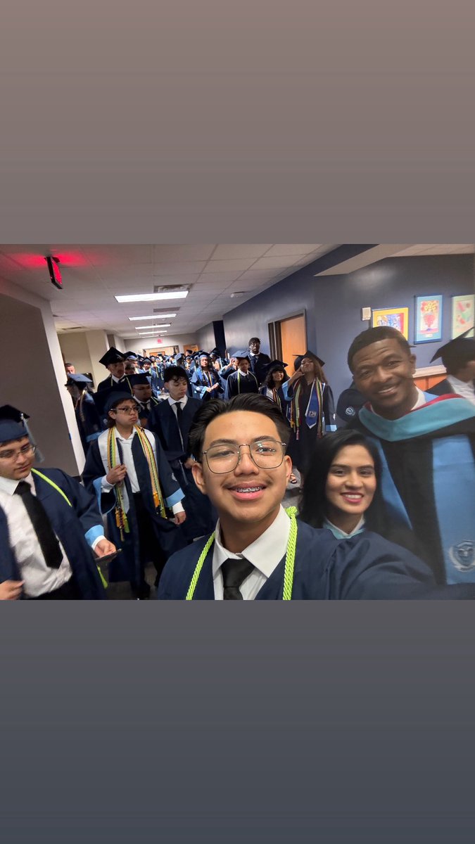 PrincipalAleem's tweet image. Elsik Class of 2025— world is yours! Go out, lead boldly, and make your mark. To the best partner @andrew_k_bailey — it’s been awesome working together side by side. Our collaboration speaks for itself. Elsik leading the way, as always! 💙🎓 @ElsikHighSchool @ElsikNGCRams