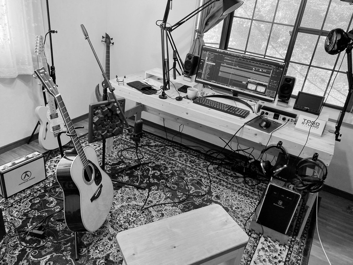 めちゃくちゃ良い感じ🙆

アコギレコーディング開始💫