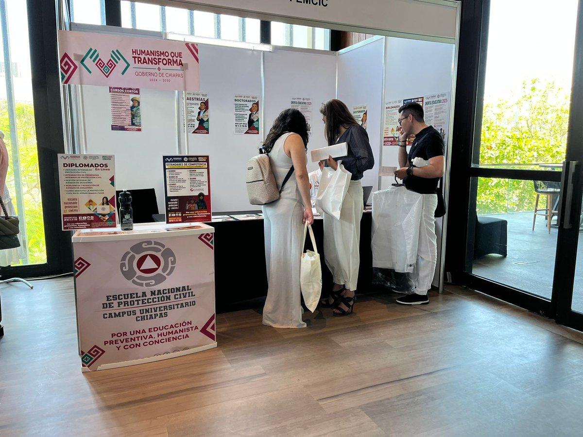 Enaproc's tweet photo. Presente #Enaproc-#Chiapas en la 48 Reunión Anual de la Federación Mexicana de Colegios de Ingenieros Civiles (@FEMCIC1) y el X Congreso de Ingeniería Civil celebrada en Cancún.

Personal docente y administrativo de la Escuela Nacional de #ProtecciónCivil Campus Universitario #Chiapas y de la Secretaría de Protección Civil Chiapas (@pcivilchiapas), participaron en un Ciclo de Conferencias, asimismo se compartió con los participantes la Oferta Académica 2025 de nuestra escuela.