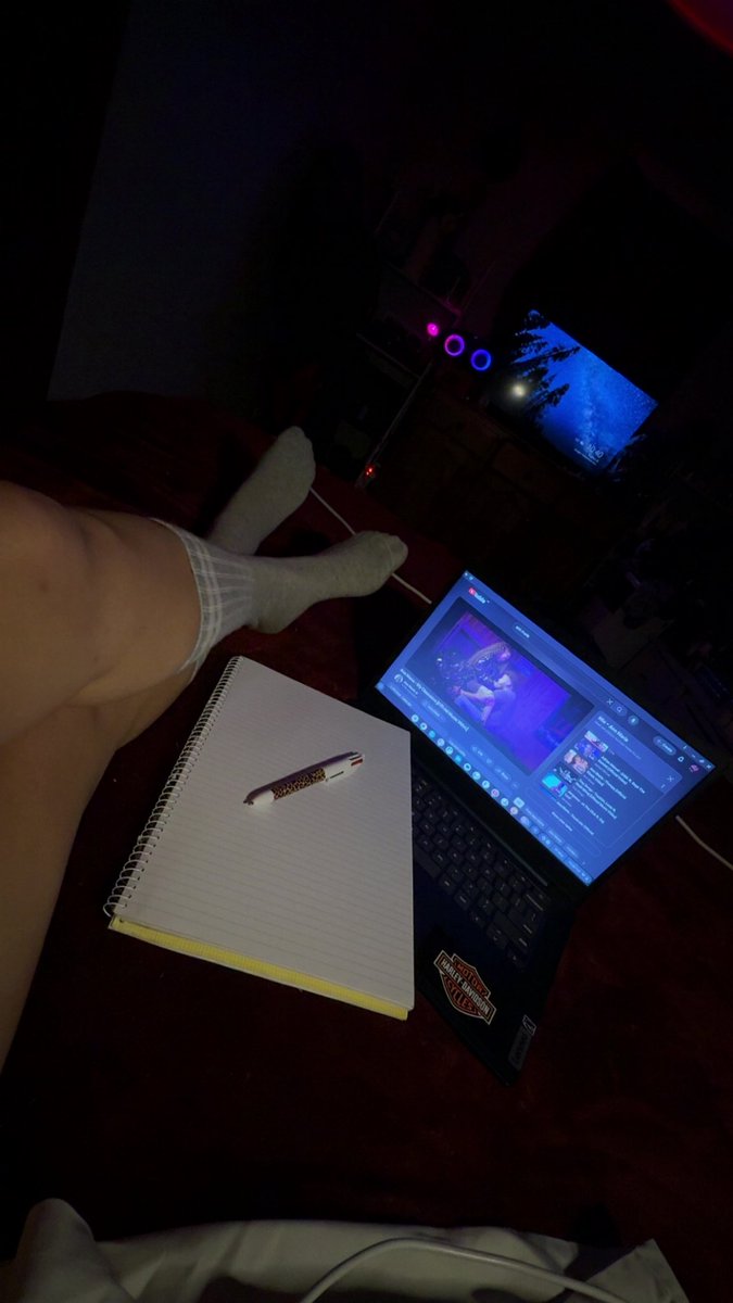 Lady_Lilith89's tweet photo. $25 will get you a personalised video and photo from your favourite foot mommy! Come pay to play cuties!😉 #Findom #tribute #Goddess #humanfootstool #feetgoddess https://t.co/i9Rw4nODmG