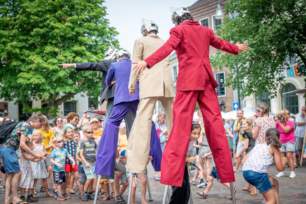 bartrosfoto's tweet photo. Het is weer zomer, tijd voor ontmoeting, zon en evenementen. Heb jij binnenkort een evenement? Binnen of beter nog buiten? En zoek je nog een fotograaf, dan ben je bij mij aan het juiste adres. Als ervaren evenementenfotograaf leg ik de sfeer, emoties en hoogtepunten van jouw bedrijfsevent, festival of netwerkborrel vast met oog voor detail. Van spontane momenten tot professionele branding shots, ik zorg voor beelden die jouw verhaal vertellen. 

Nieuwsgierig? Bekijk mijn portfolio op https://t.co/YbdQRiYS8m en neem contact op via info@bartros.nl voor meer informatie. Laat jouw evenement schitteren!