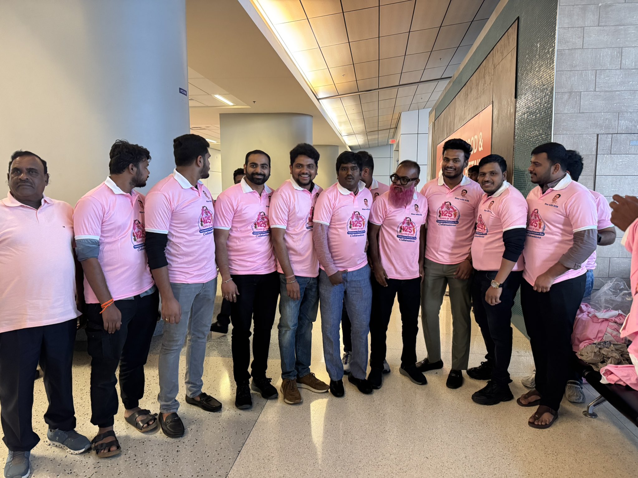 GsUOf9mXQAAHBRe?format=jpg&name=large