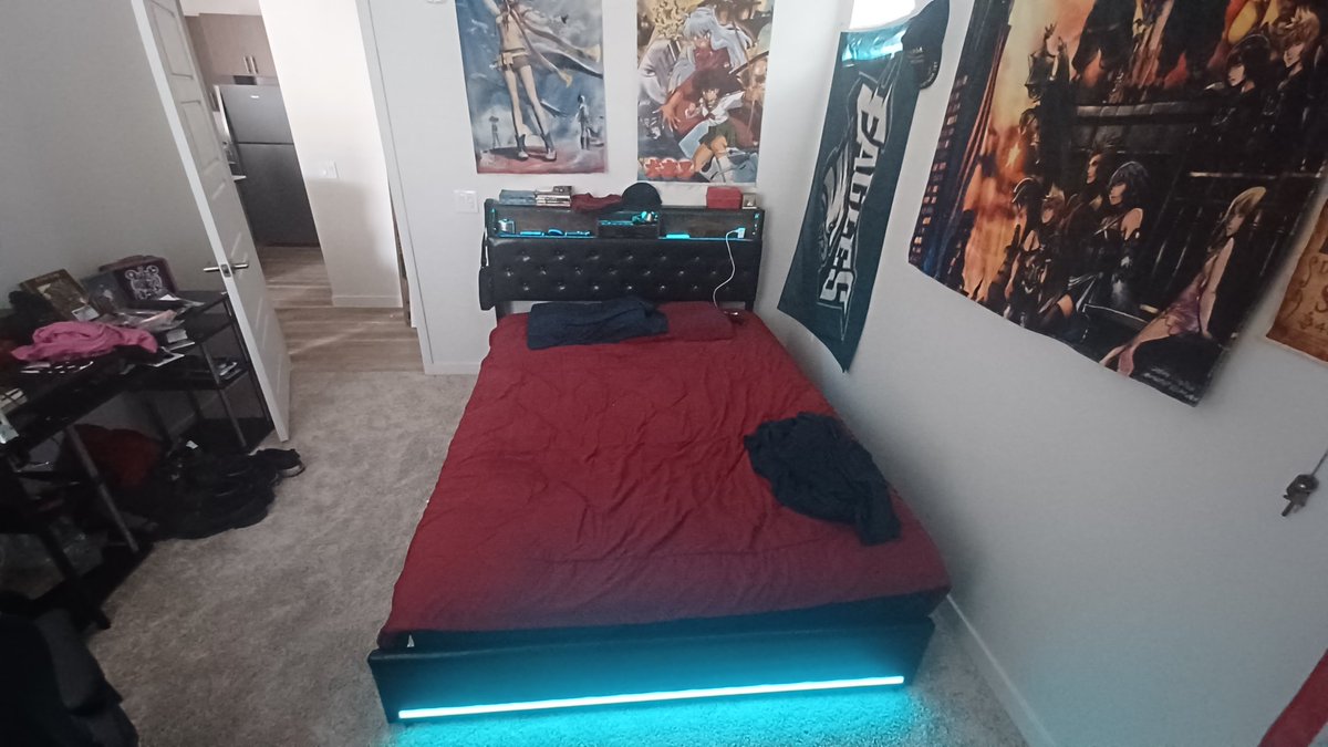 Finally done moving got the room set up and can finally get back to streaming