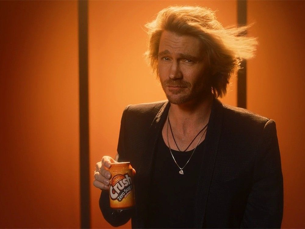 Chad Michael Murray pokes fun at his teenage Crush status theprovince.com/entertainment/…