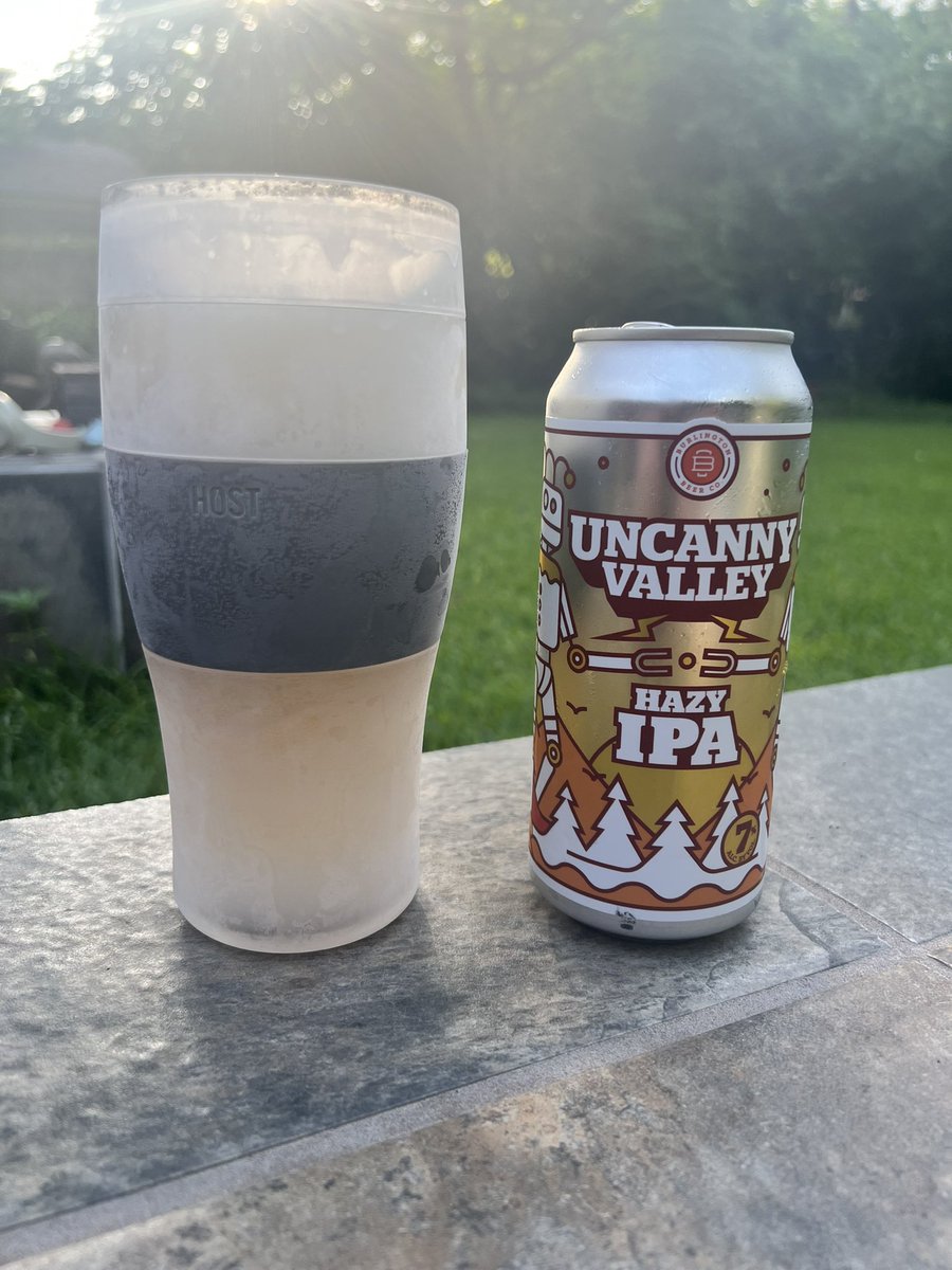 Throwback to last years visit to <a href="/BurlingtonBeer/">Burlington Beer Company</a> Always a classic. #uncannyvalley #cheers to <a href="/NEBeerCommunity/">Northeast Beer Community</a>