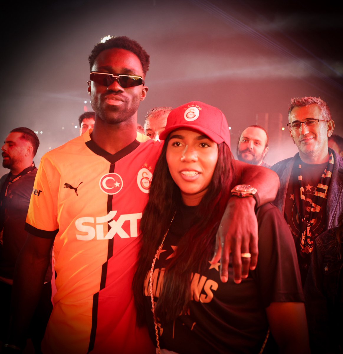 DAVINSON tweet media