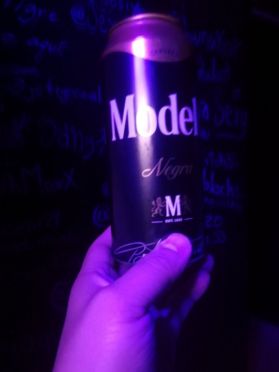 En el mejor lugar para la gente más guapa <a href="/SoloGloryHole/">SóloGloryHole</a> #SabadoDePutería