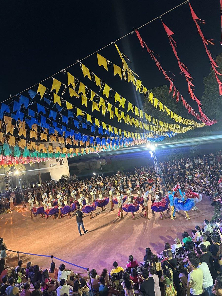 AMO NORMAL NÃO 😍☀️
Meu São João começou 🥹