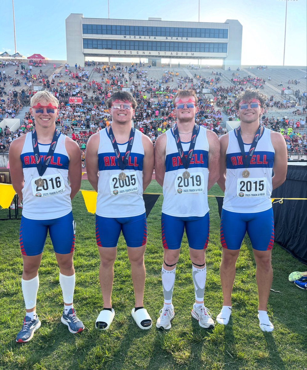 TrackInKansas's tweet image. 1A boys 4x400 state champions 🥇

Axtell boys 4x400 team of Landon Schmitz, Eli Broxterman, Lucas Talbot, and Brandon Schmelzle win the 1A title with a time of 3:27.33. #sportsinkansas