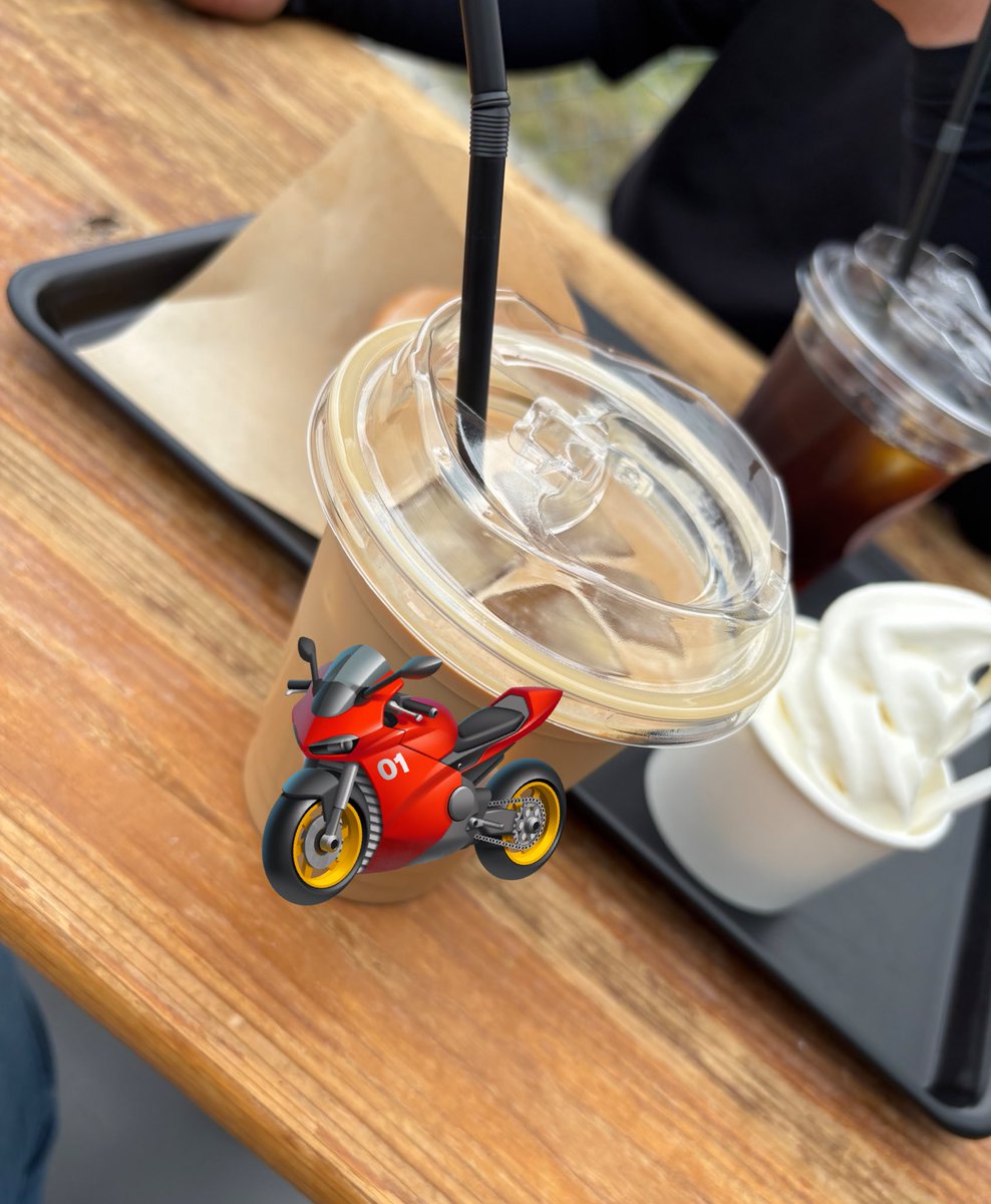 いつぶりに乗ったんだろう(   ˙³˙  )
バイク、後ろなんて遠い記憶…
初めて乗らせてもらったけど
めちゃくちゃテンション上がった♥️
楽しかった〜ってことで
今から仕事頑張ってきま！！

っていう報告(　˙-˙　)