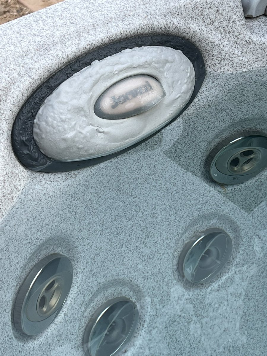 KimRSchofield's tweet photo. @JacuzziOfficial this was piss poor design. I can’t keep these. As soon as I replace, they need replacing. https://t.co/vGgjxI77oo