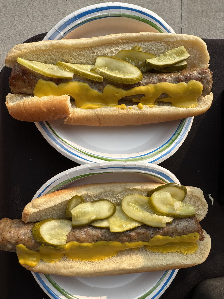 Mapping the Path (@mappingthepath) on Twitter photo Game 6 concessions with the <a href="/SiouxCityXs/">Sioux City Explorers</a>…
We both had outstanding footlong brats with pickles and mustard. So tasty!
#WMWRoadTrip #20ballparks21days Game 6 concessions with the <a href="/SiouxCityXs/">Sioux City Explorers</a>…
We both had outstanding footlong brats with pickles and mustard. So tasty!
#WMWRoadTrip #20ballparks21days