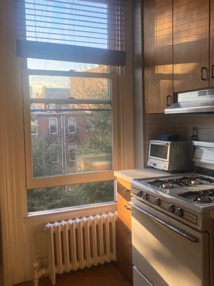 ما اعرف ليش عندي حنين حقيقي لنيويورك بالتسعينات لدرجة احس اني كنت فيها بس ما عمري رحت لها بالواقع .