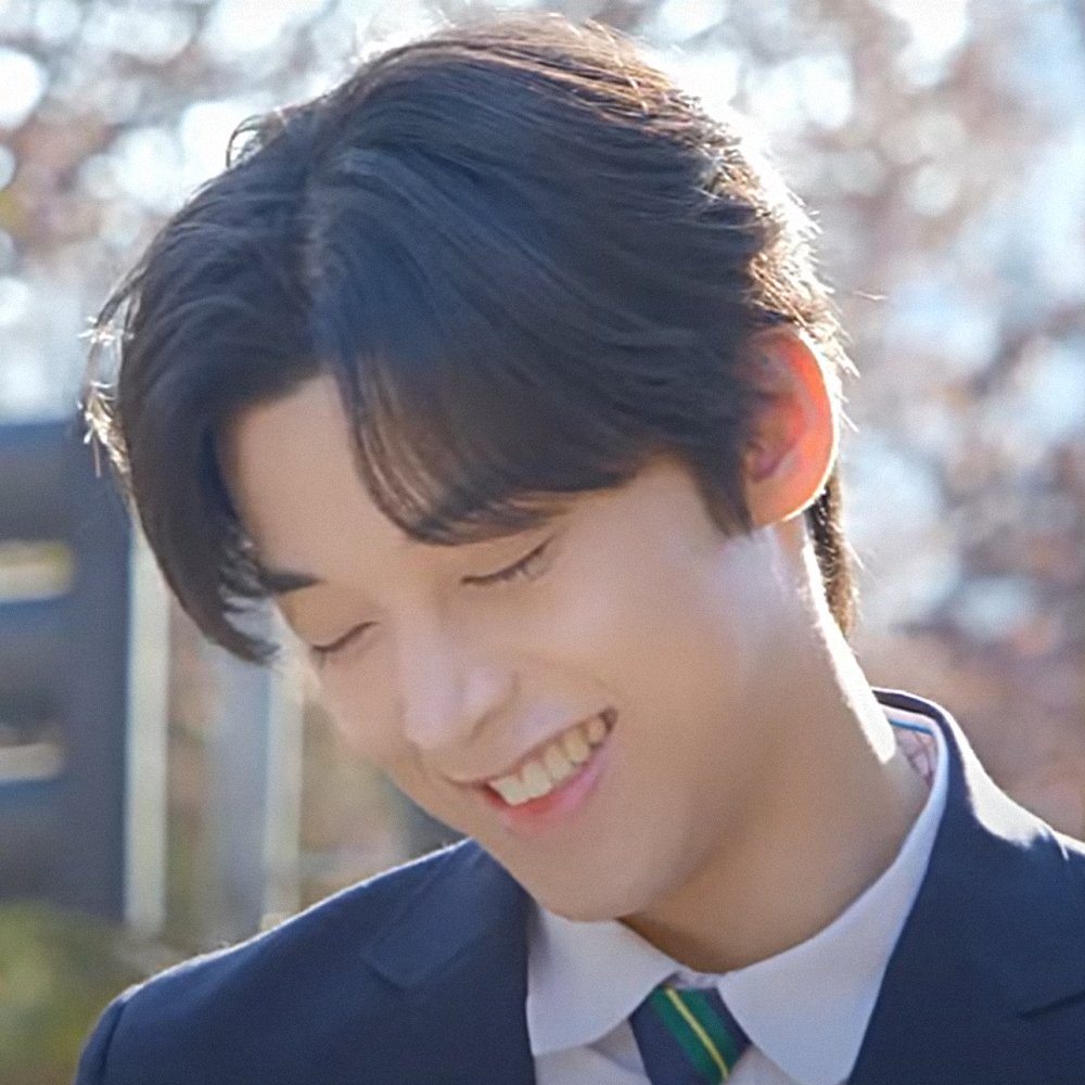 guys it's JUNE (happy june 1st i guess)