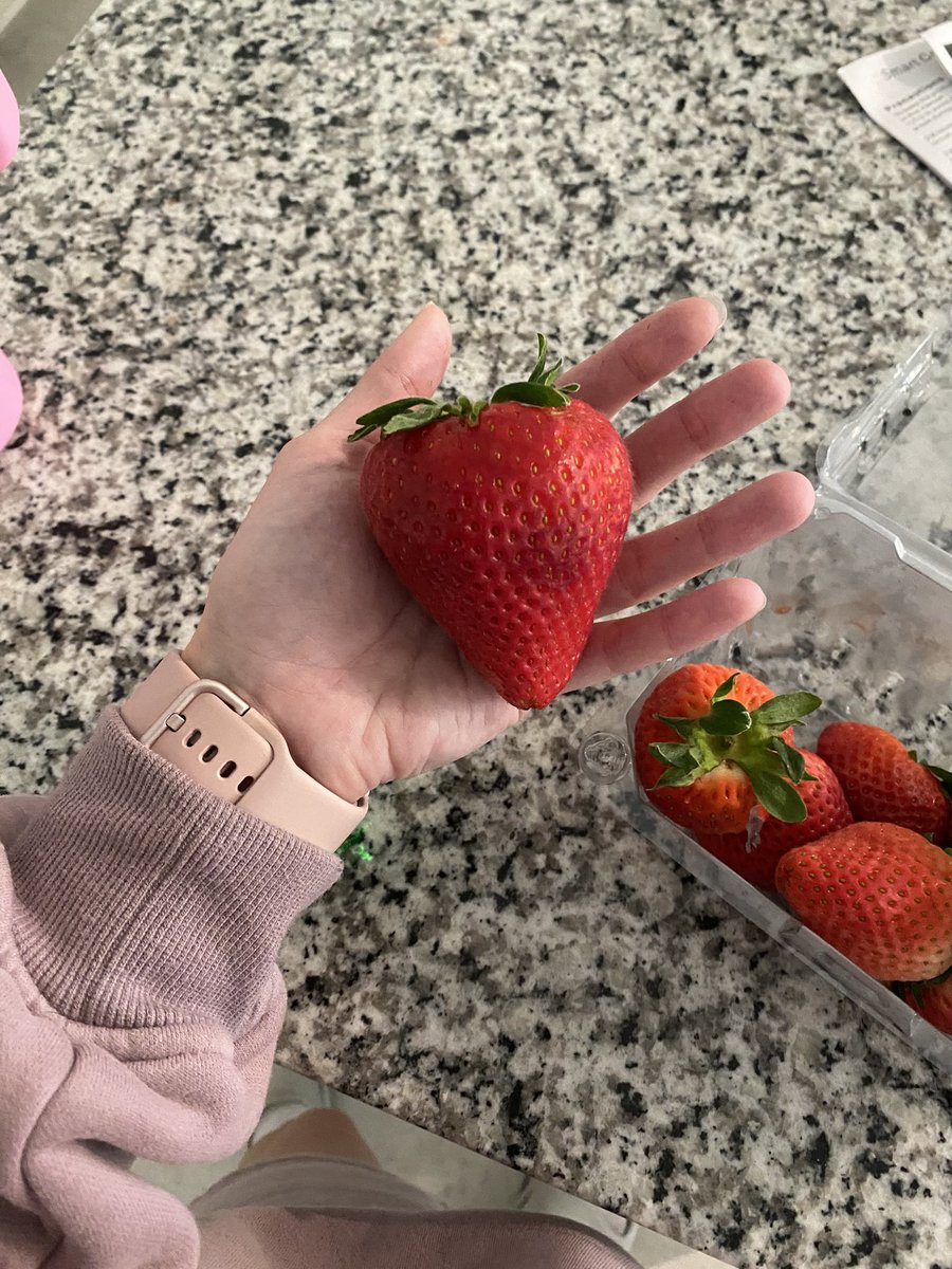 Look at this giant strawb.