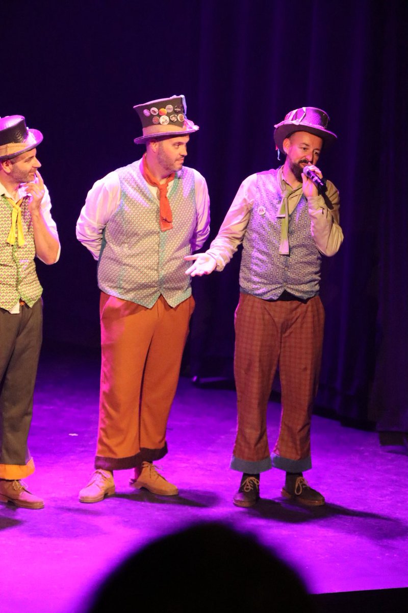 Chirigota <a href="/Chirigota_Ecija/">CHIRIGOTA ECIJA, “AL CIELO CON EL”</a> en el <a href="/TeatroPathe/">Teatro Pathé</a> en la noche de hoy.