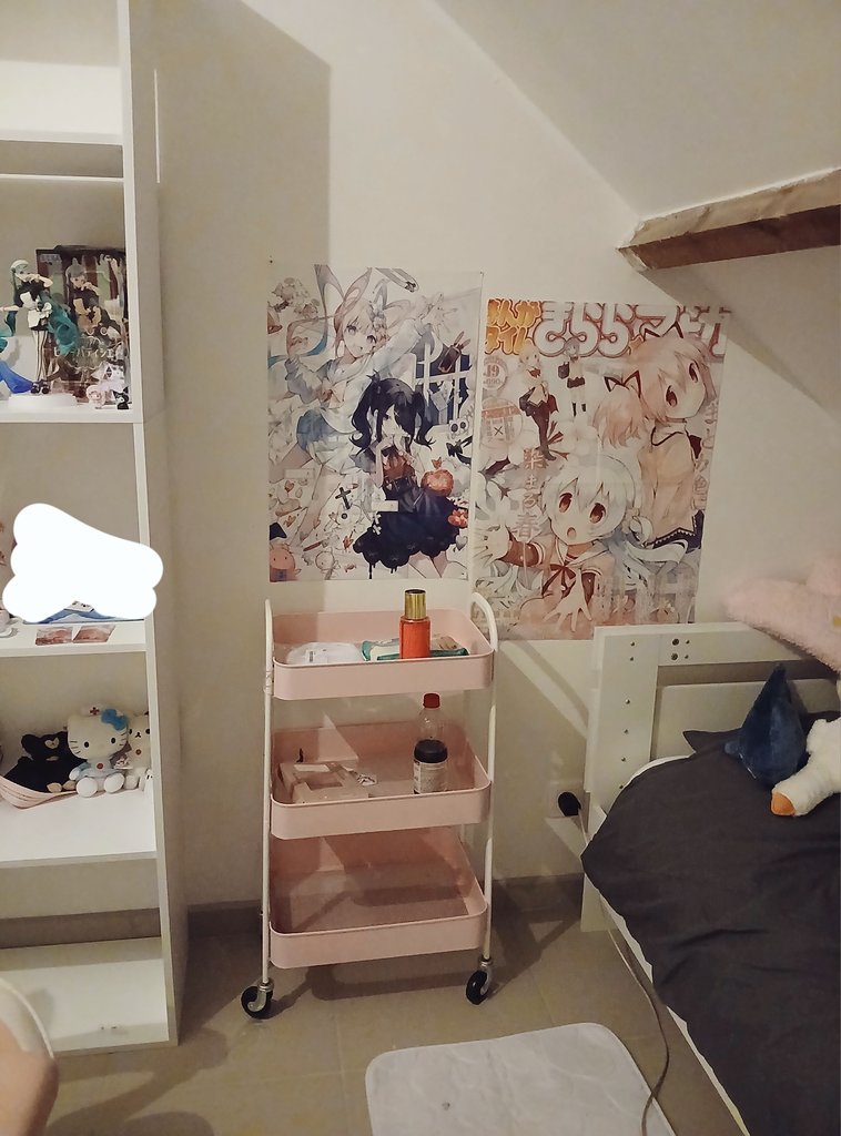 serrunmi's tweet image. decorating my room