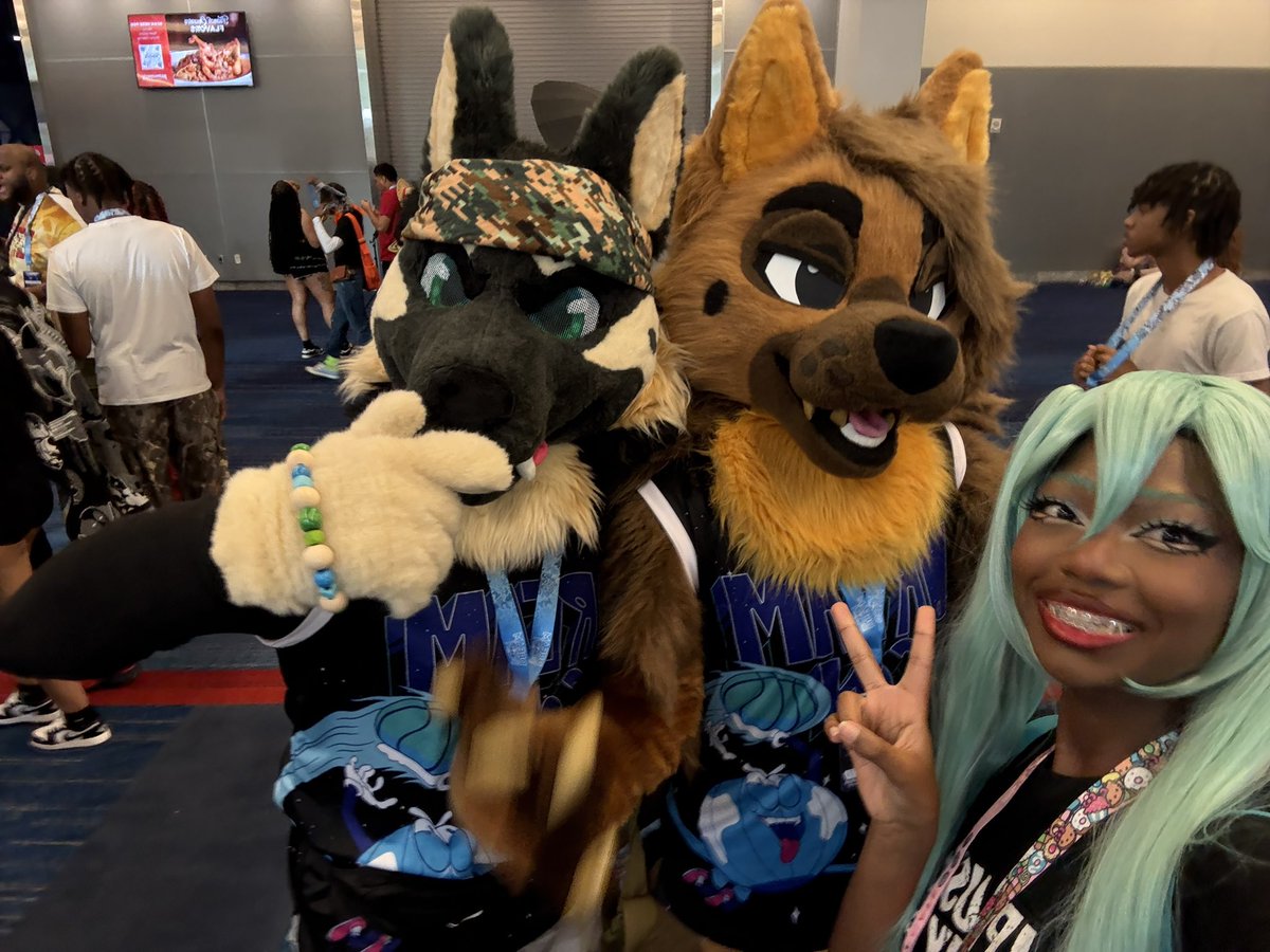 sIeeepii's tweet image. DREAMCON FURRIES &amp;lt;3333 #dreamcon #dreamcon2025