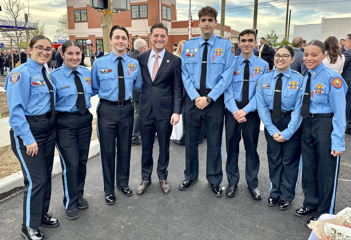 BlumencranzJake's tweet image. I’m proud to stand shoulder-to-shoulder with the @NassauCountyPD Law Enforcement Explorers — a dedicated group of young leaders who represent the very best of Nassau County, Long Island, and New York. These future officers aren’t just preparing to serve — they’re already making a…