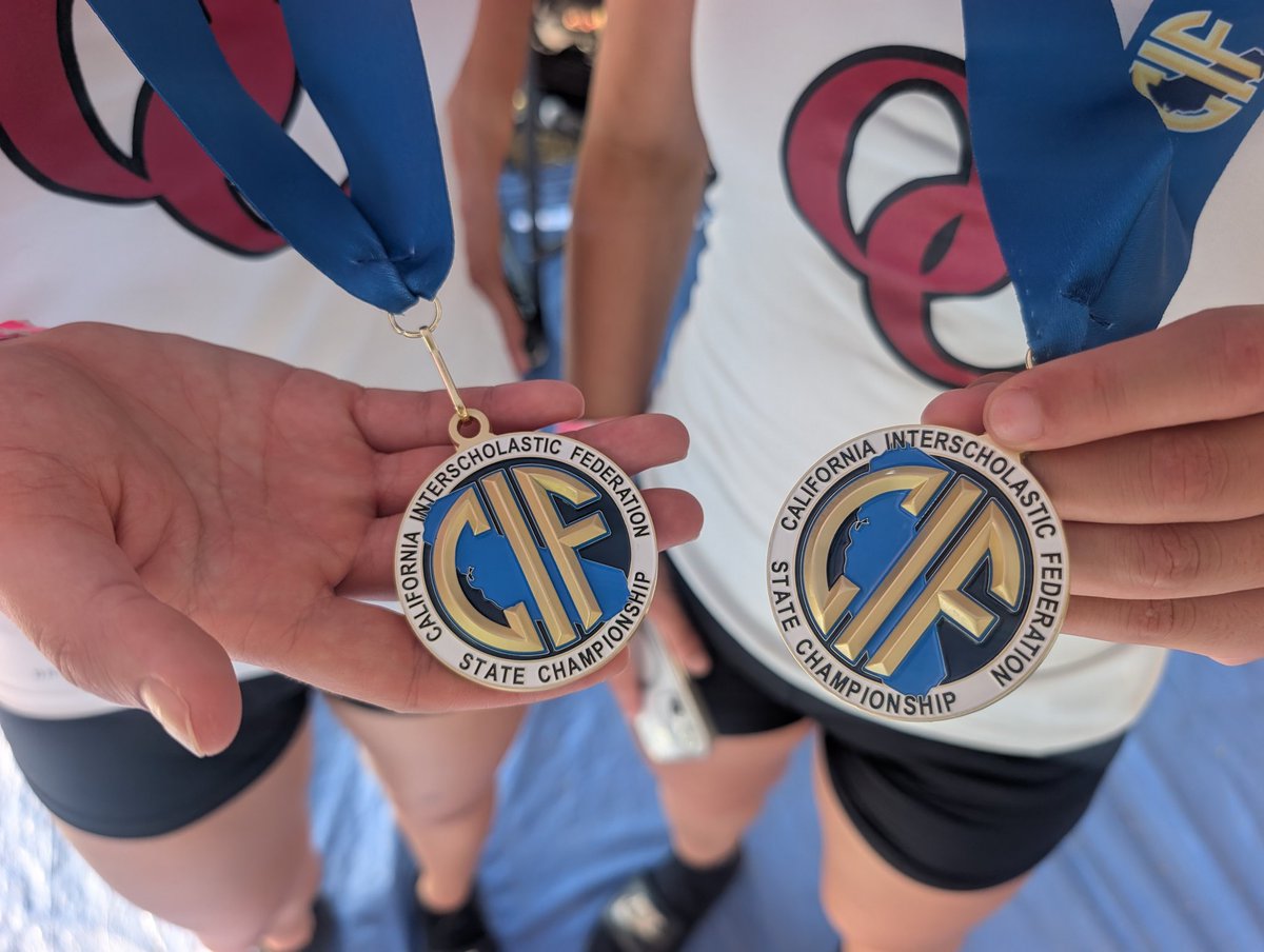 Oaks Christian is your back-to-back girls 4x100 state champion. Chiara Baker, Rayah Rodriguez, Kyra Terry and Devyn Sproles clocked 46.08 to win it.

Long Beach Poly came in second at 46.18.