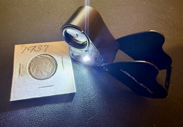 cascadecoins's tweet photo. Tired of eyeballing coins like a caveman?

This $15 loupe has 🔭 30x/60x zoom +💡 LED lights.

Small, sharp, essential.  

Spot errors &amp; varieties — instantly. 🪙

https://t.co/AlT375zw6b https://t.co/i3dnLG8SMV